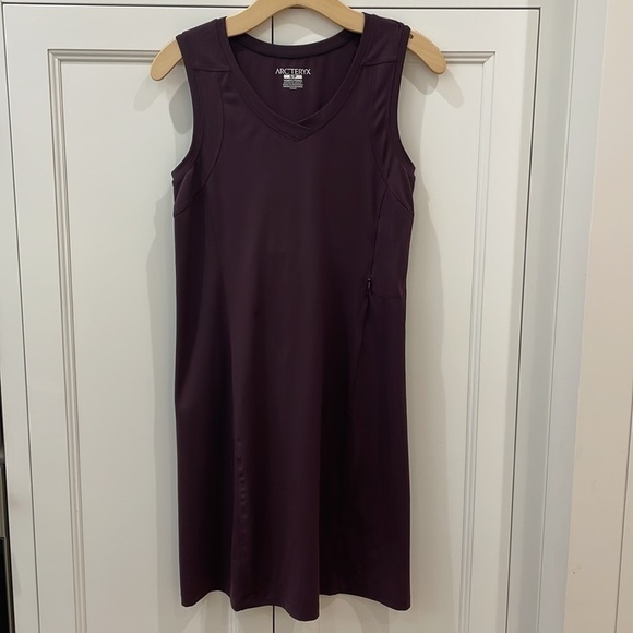 Arc’Teryx Women’s Solterra Dress—Burgundy Color—Beautiful!  Excellent Cond.—S - Picture 1 of 9